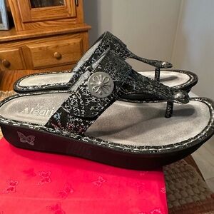 Alegria Women's Black and Silver Sandals